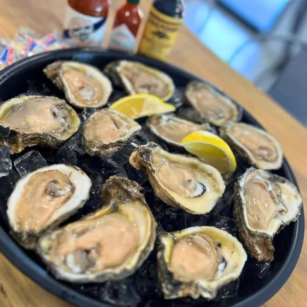 Salty Pearl Raw Bar Visit Pensacola